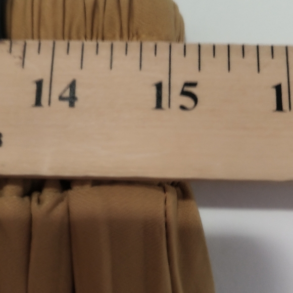 [5x$20] New Mustard Pleated Asymmetrical Skirt / Size XL - Picture 5 of 7